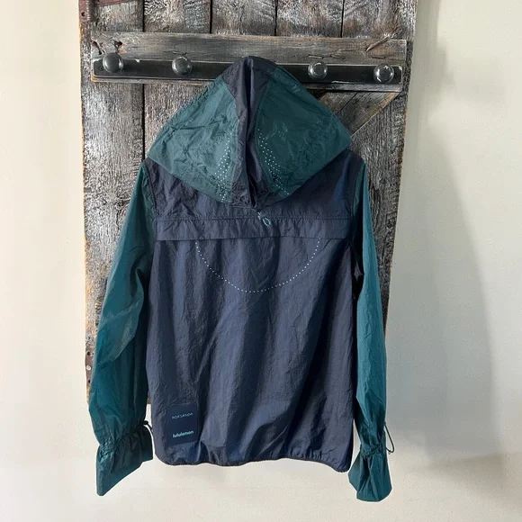 Men's Lululemon Roksanda Half Zipper Light Weight Pullover Jacket w/Hood - Picture 2 of 4